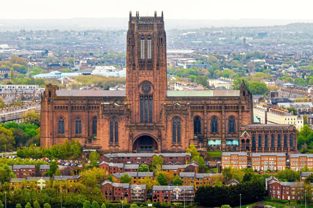  Liverpool Cathedral, St. George’s Hall y Biblioteca Central shopping en Liverpool ONE
